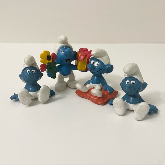 Lot of 4 Smurf Figures Toys - Picture 1 of 16